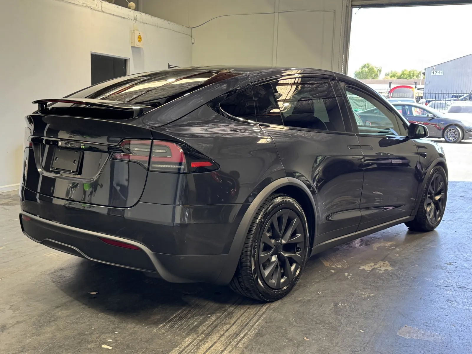 Tesla Model X photo 4