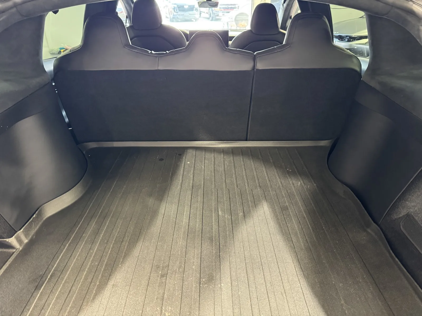 Tesla Model X photo 8