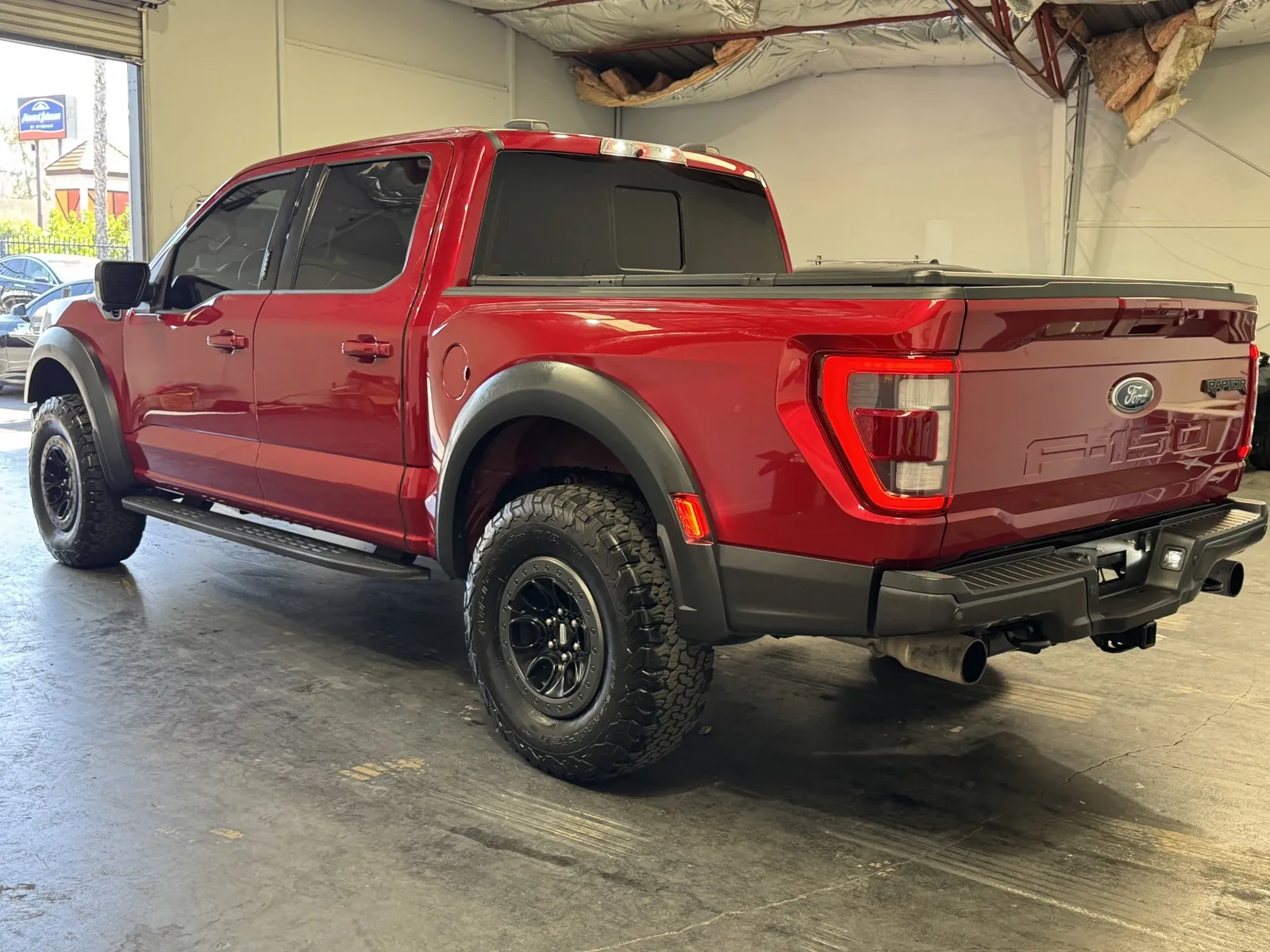 Ford F-150 photo 2