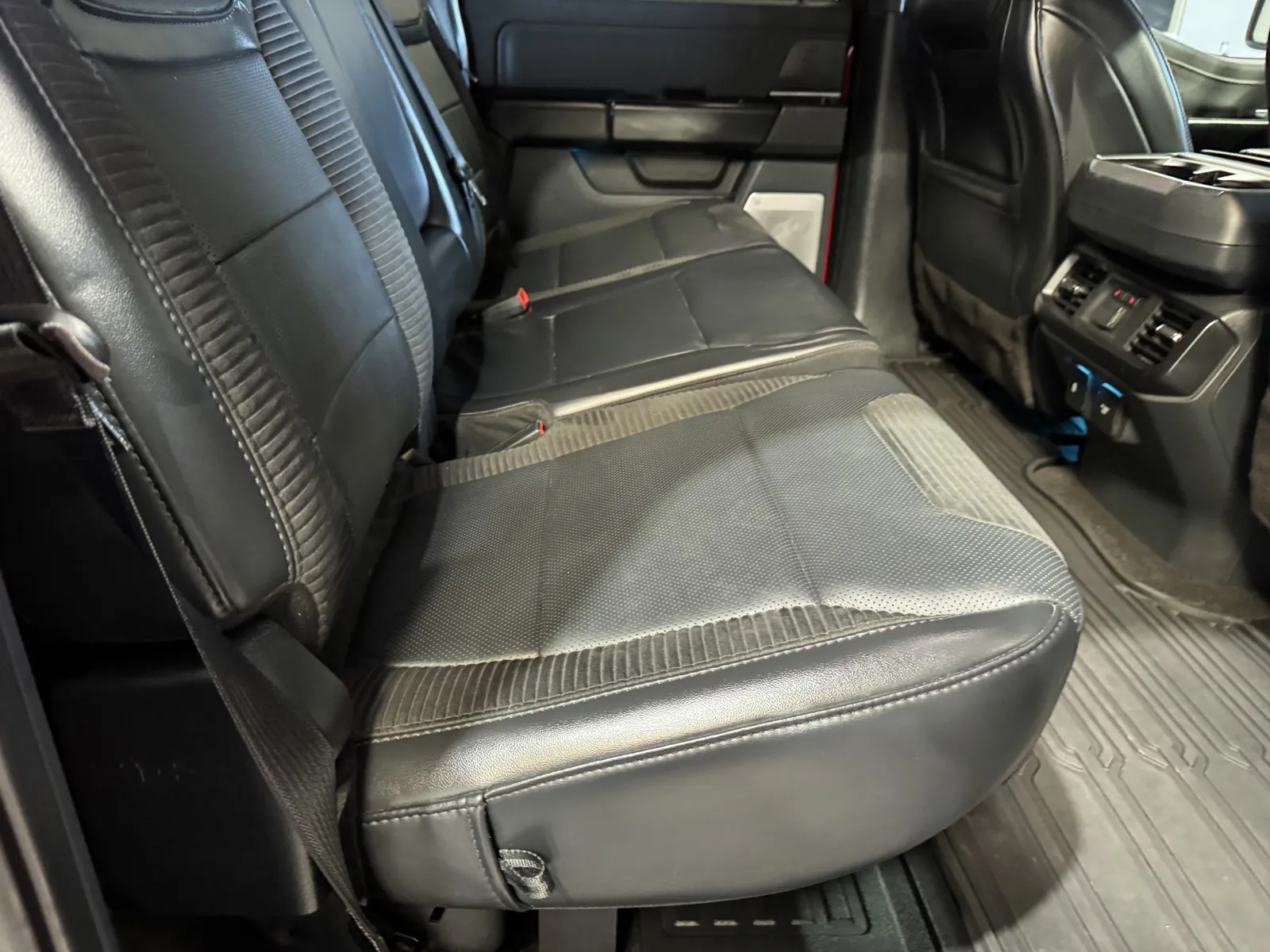 Ford F-150 photo 8