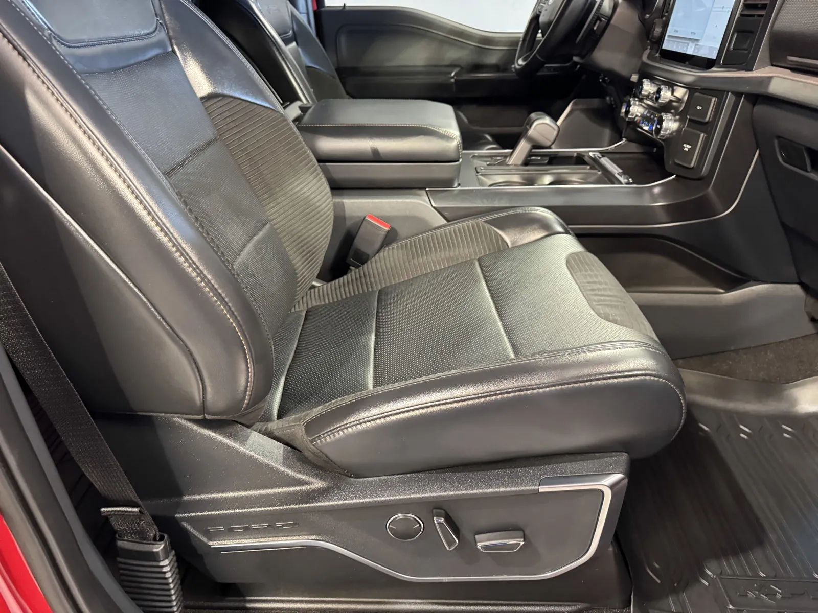 Ford F-150 photo 6