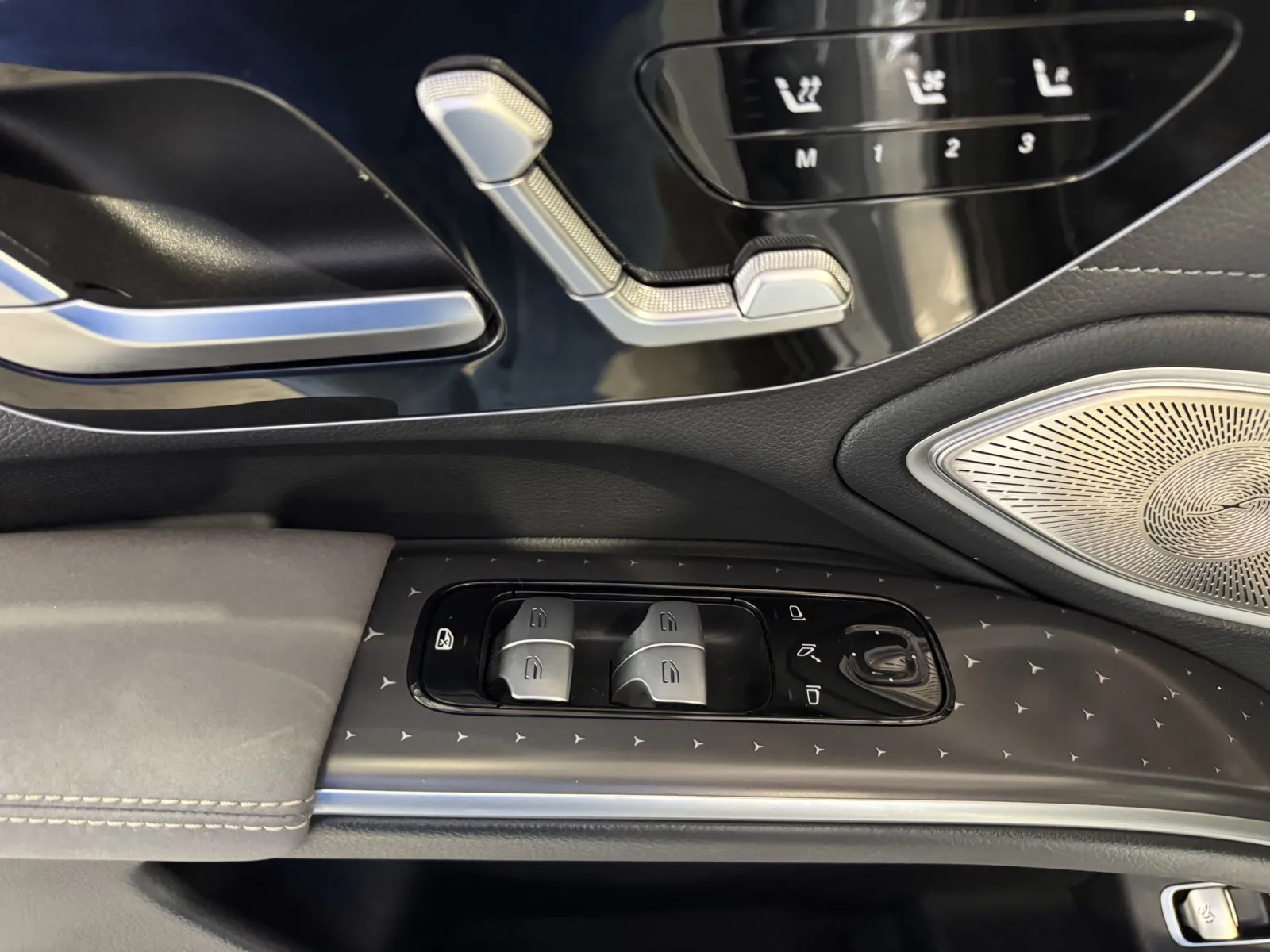 Mercedes-Benz EQS photo 16