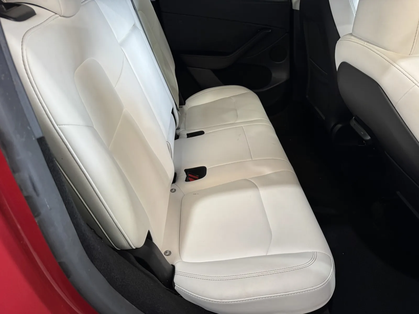 Tesla Model Y photo 9