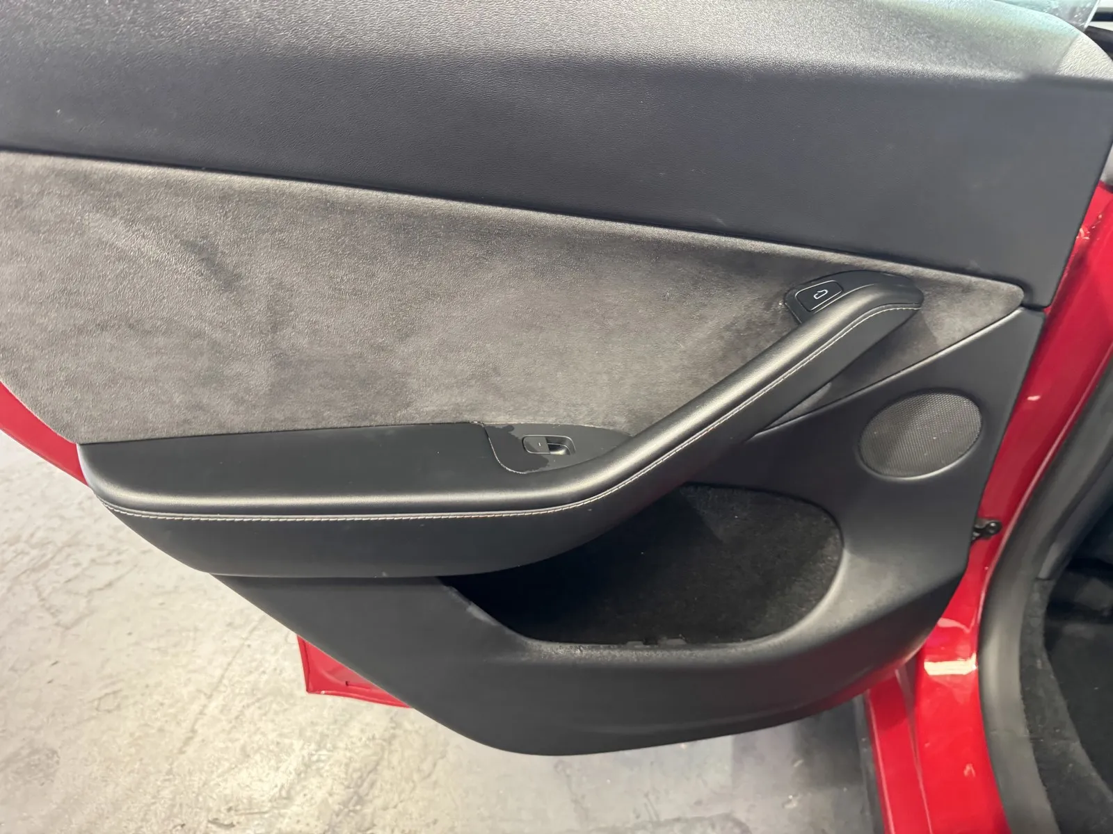 Tesla Model Y photo 12