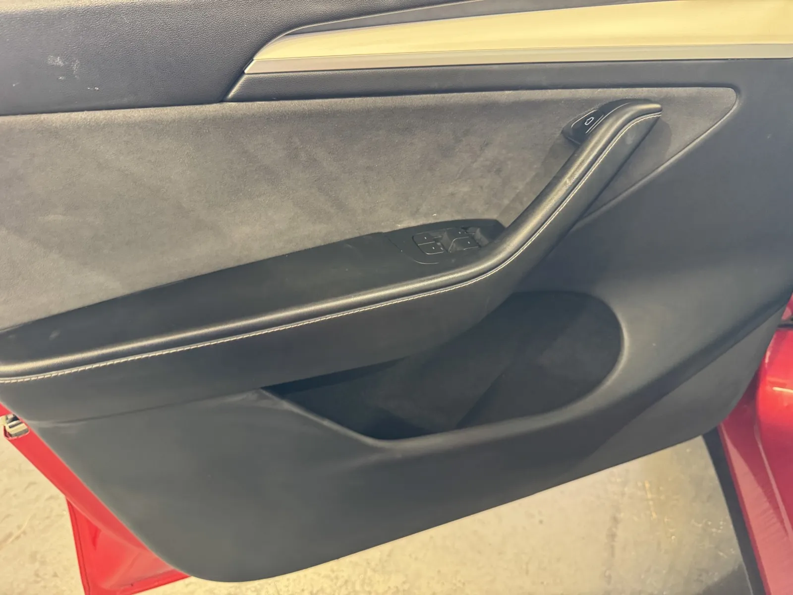 Tesla Model Y photo 13