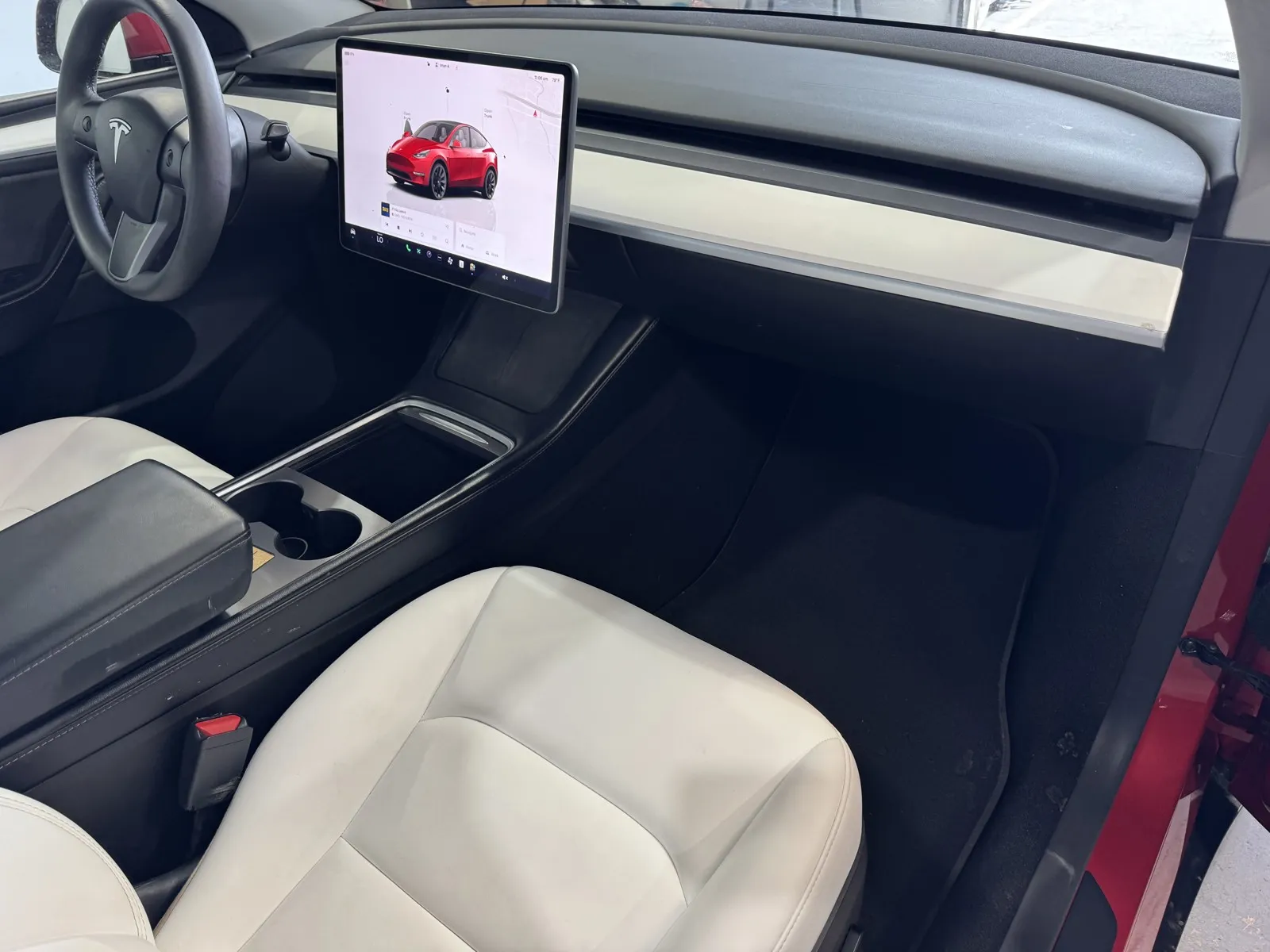 Tesla Model Y photo 5