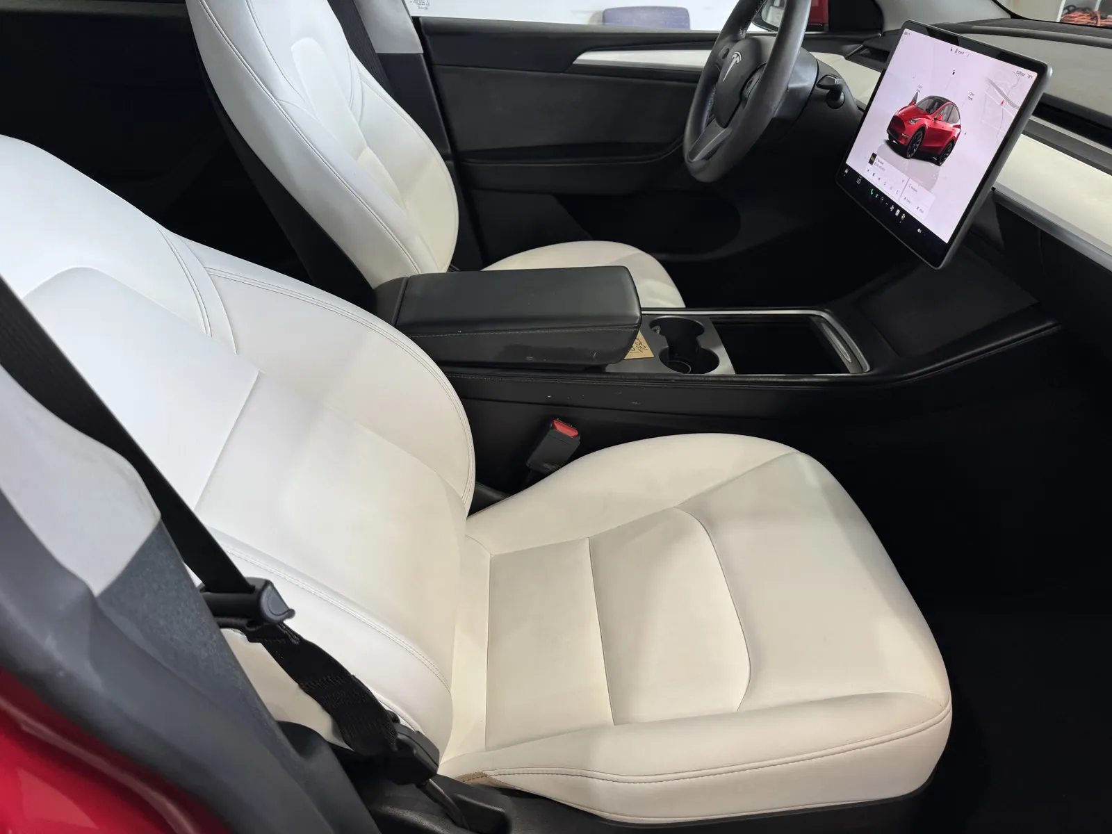 Tesla Model Y photo 6