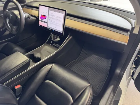 More photos of 2020 Tesla Model 3 at Premium Autos - Norco, CA