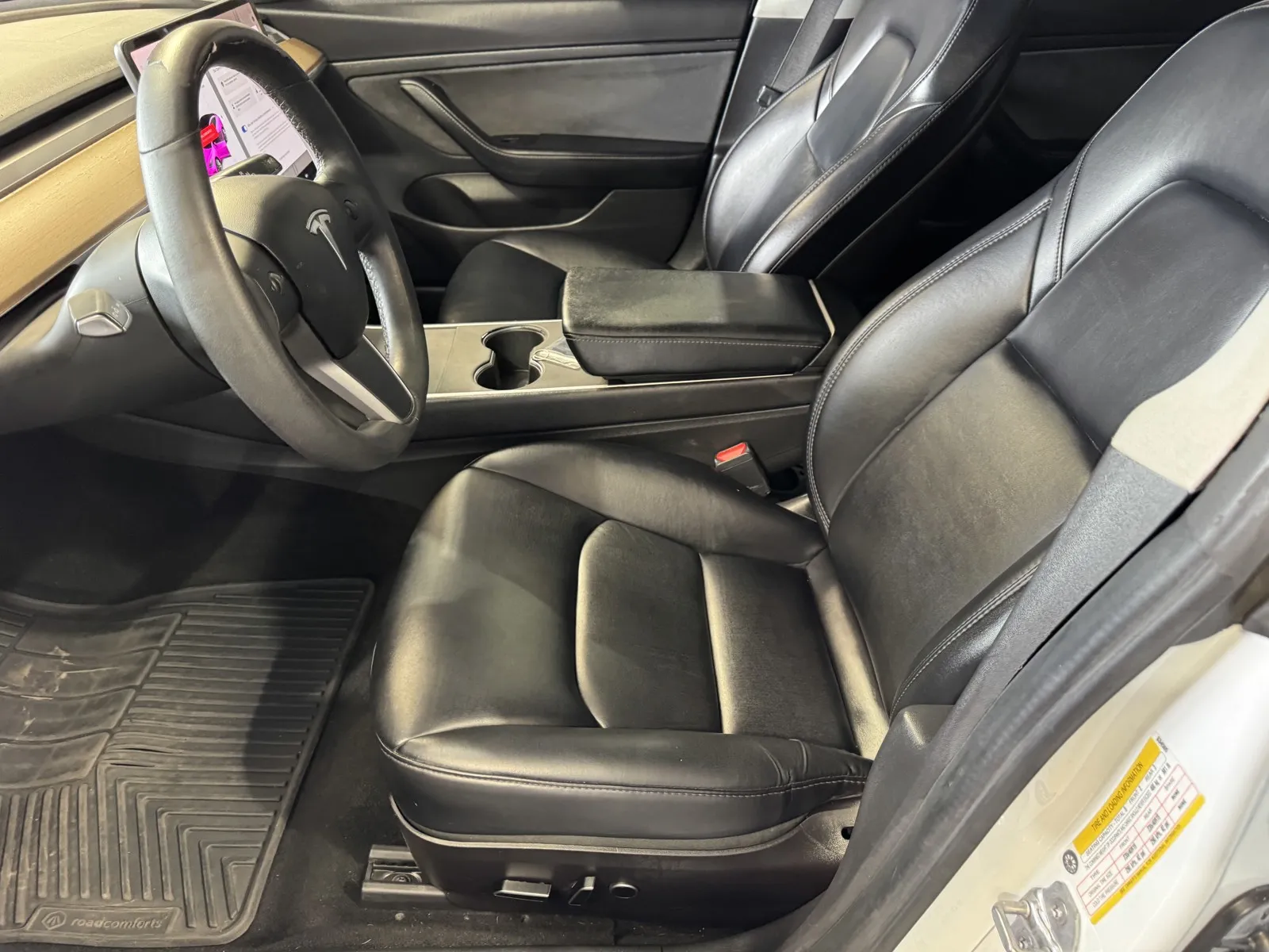 Tesla Model 3 photo 13