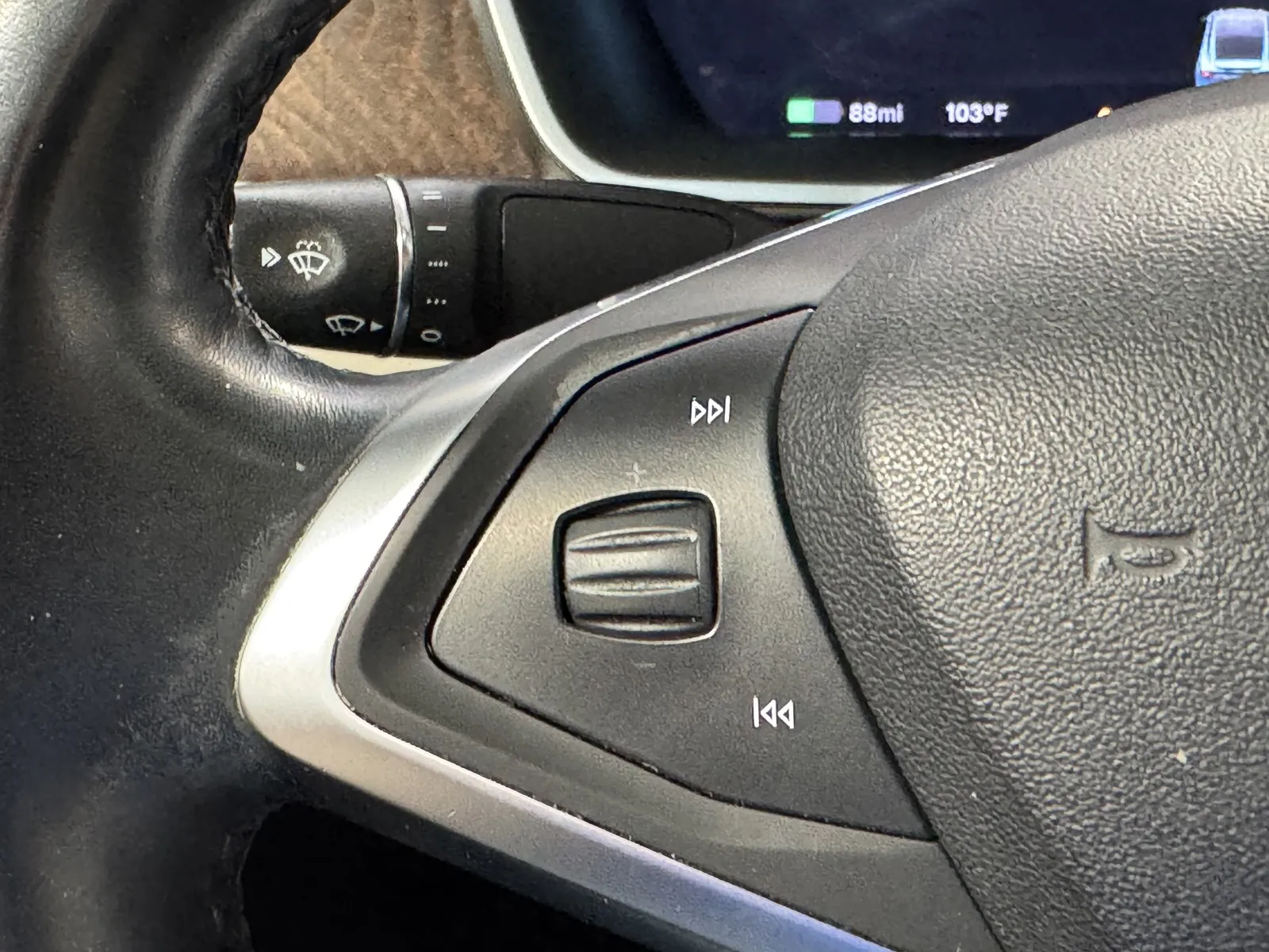 Tesla Model X photo 18