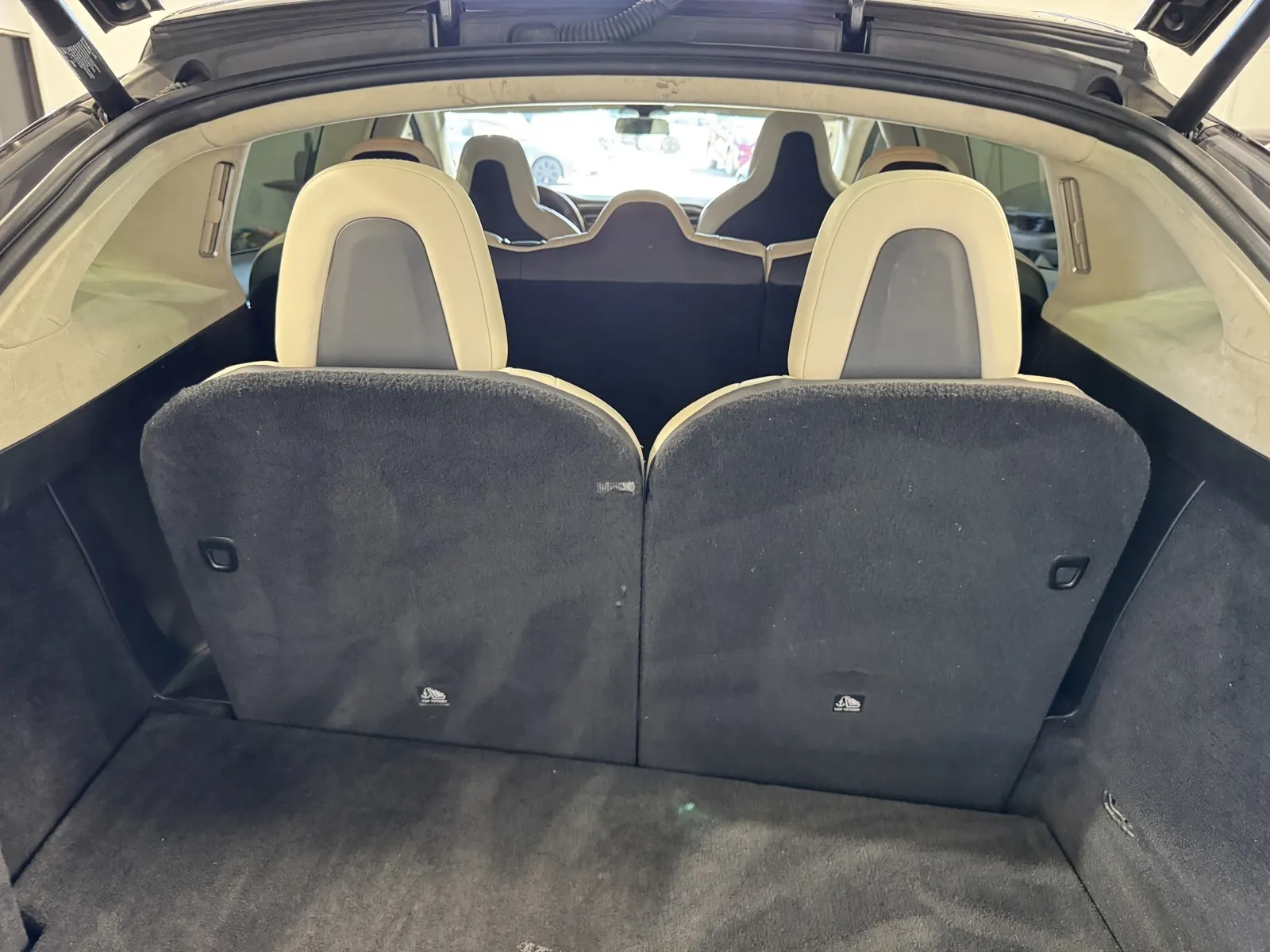 Tesla Model X photo 9