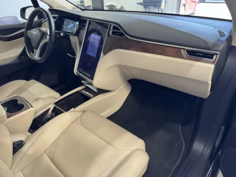 More photos of 2018 Tesla Model X at Premium Autos - Norco, CA