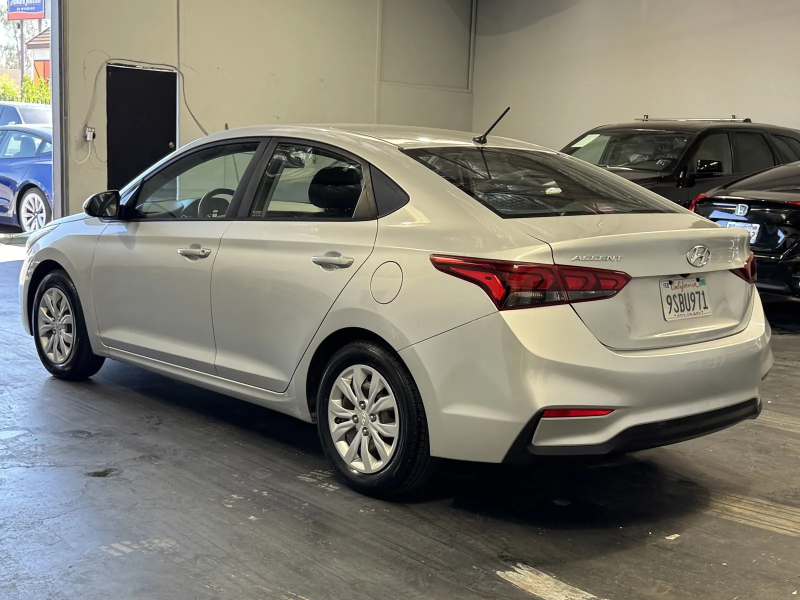 Hyundai Accent photo 2