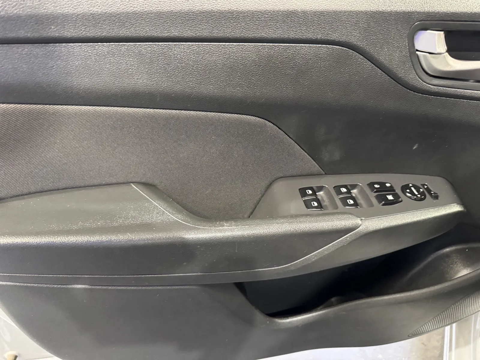 Hyundai Accent photo 13