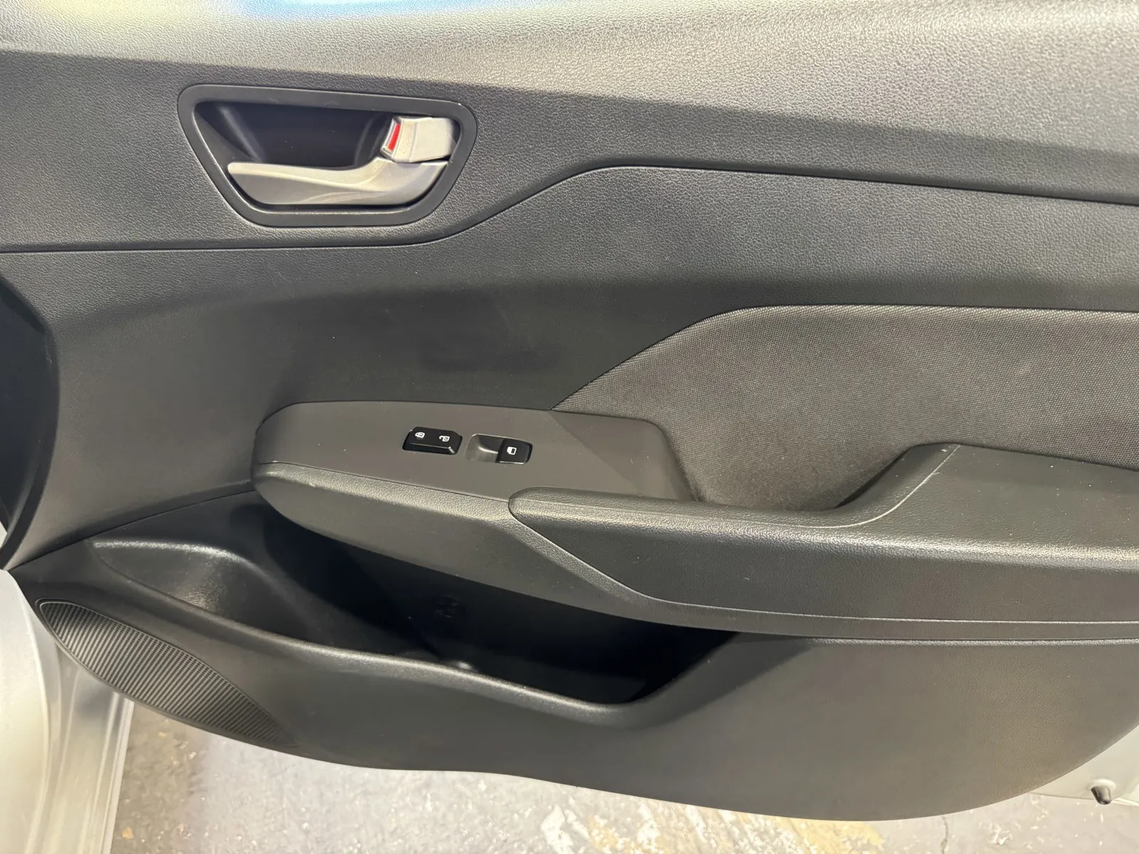 Hyundai Accent photo 7