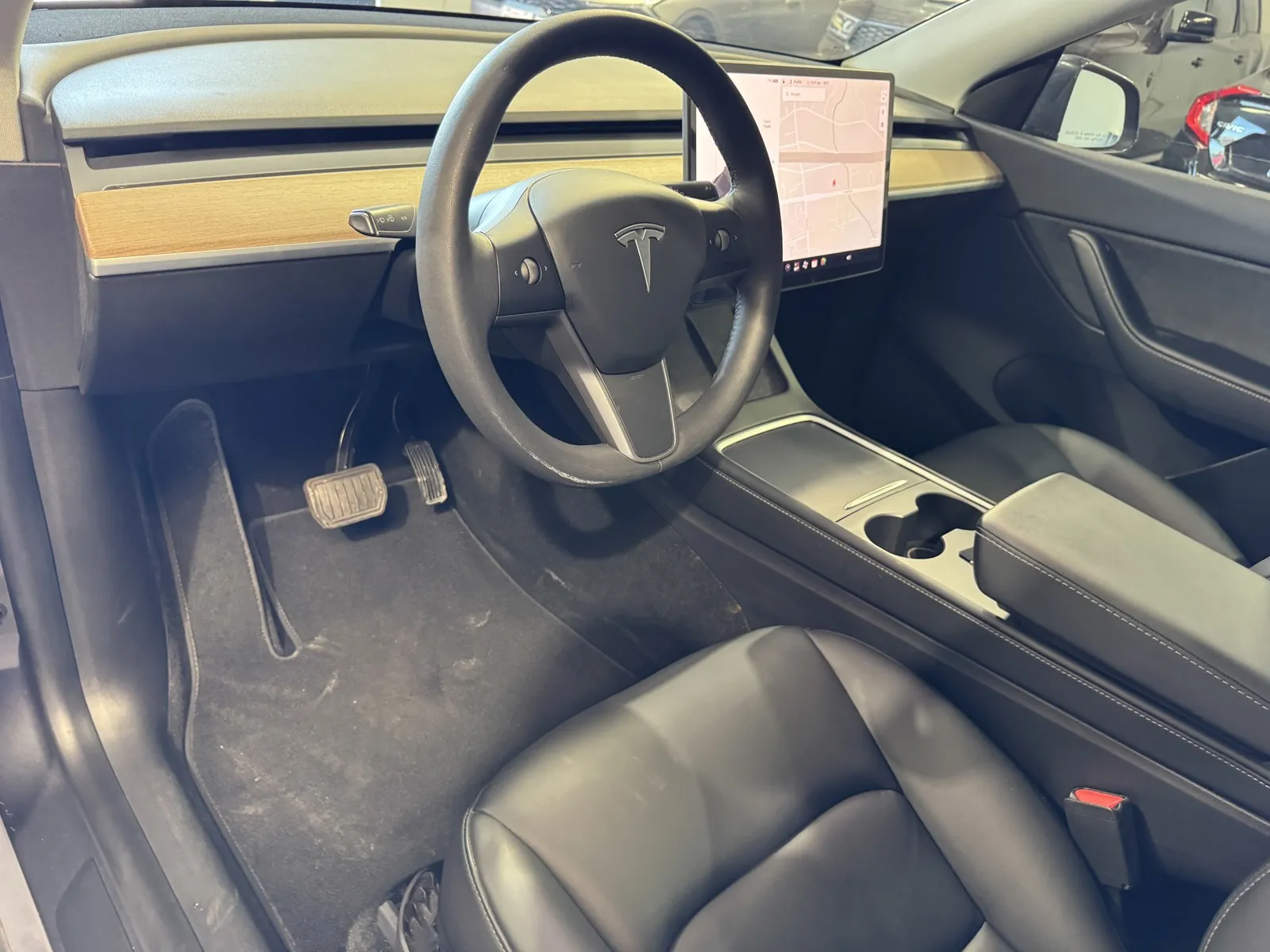 Tesla Model Y photo 11