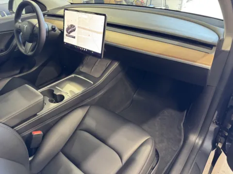More photos of 2021 Tesla Model Y Long Range at Premium Autos - Norco, CA