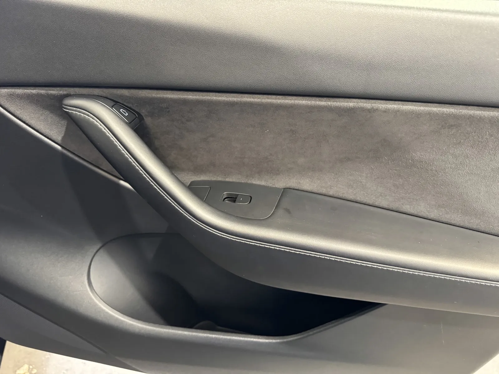 Tesla Model Y photo 7
