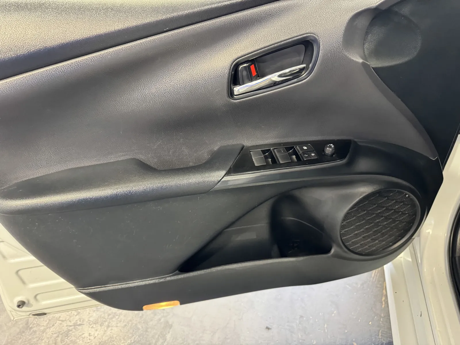 Toyota Prius photo 13