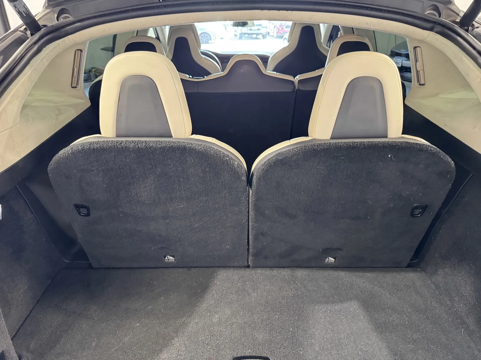 Tesla Model X photo 9