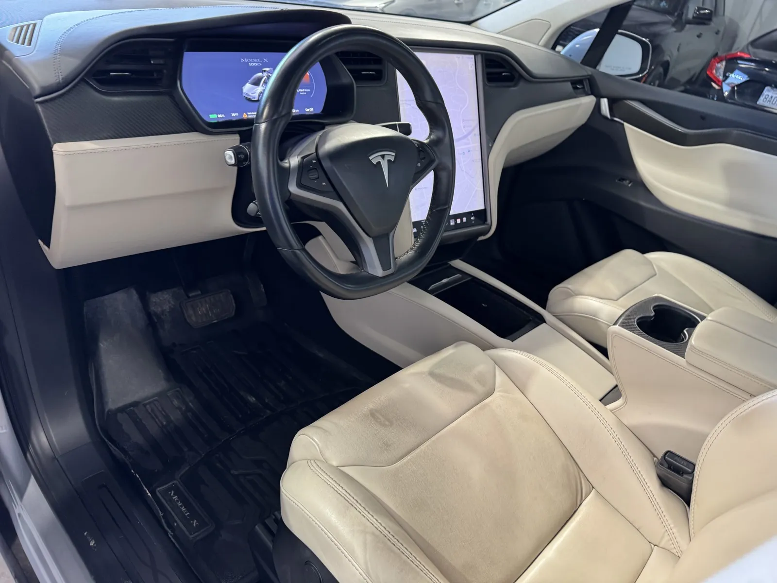 Tesla Model X photo 12