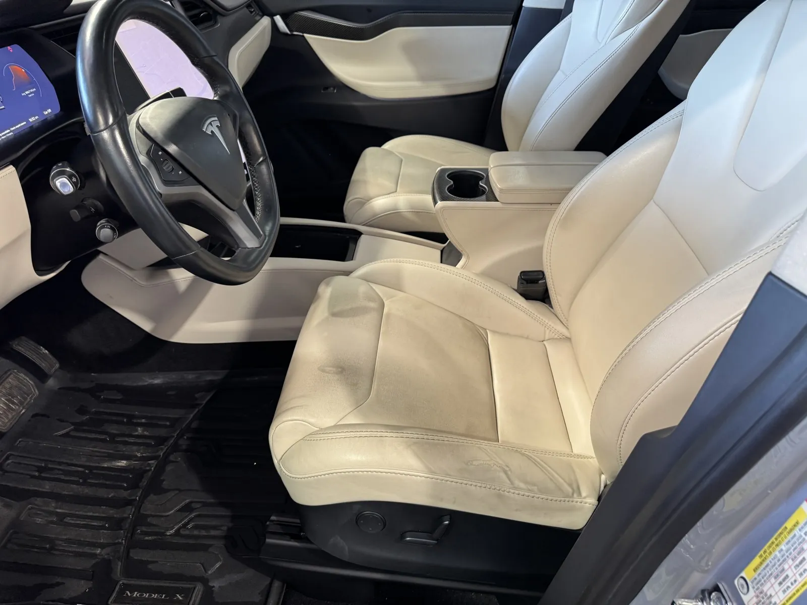 Tesla Model X photo 15