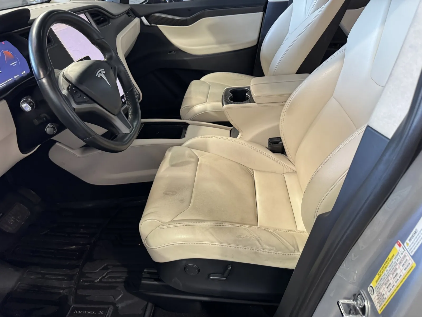 Tesla Model X photo 13