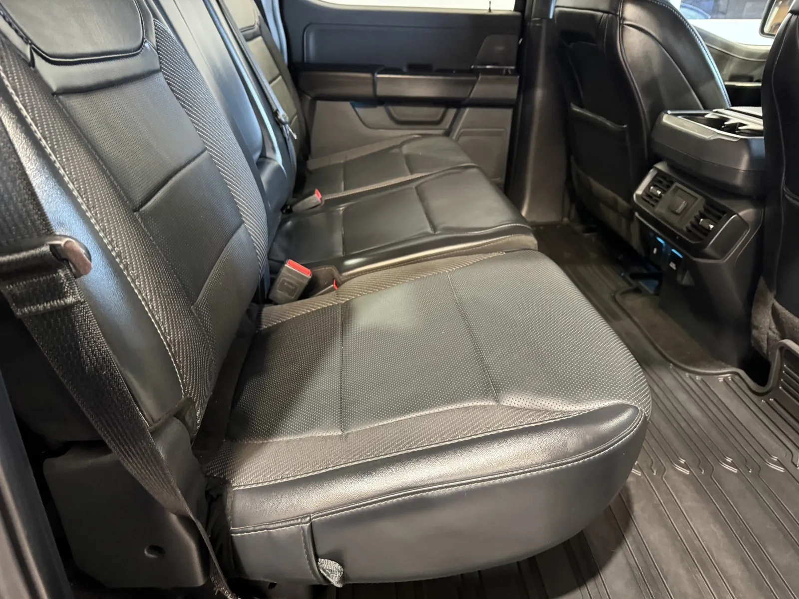 Ford F-150 photo 8