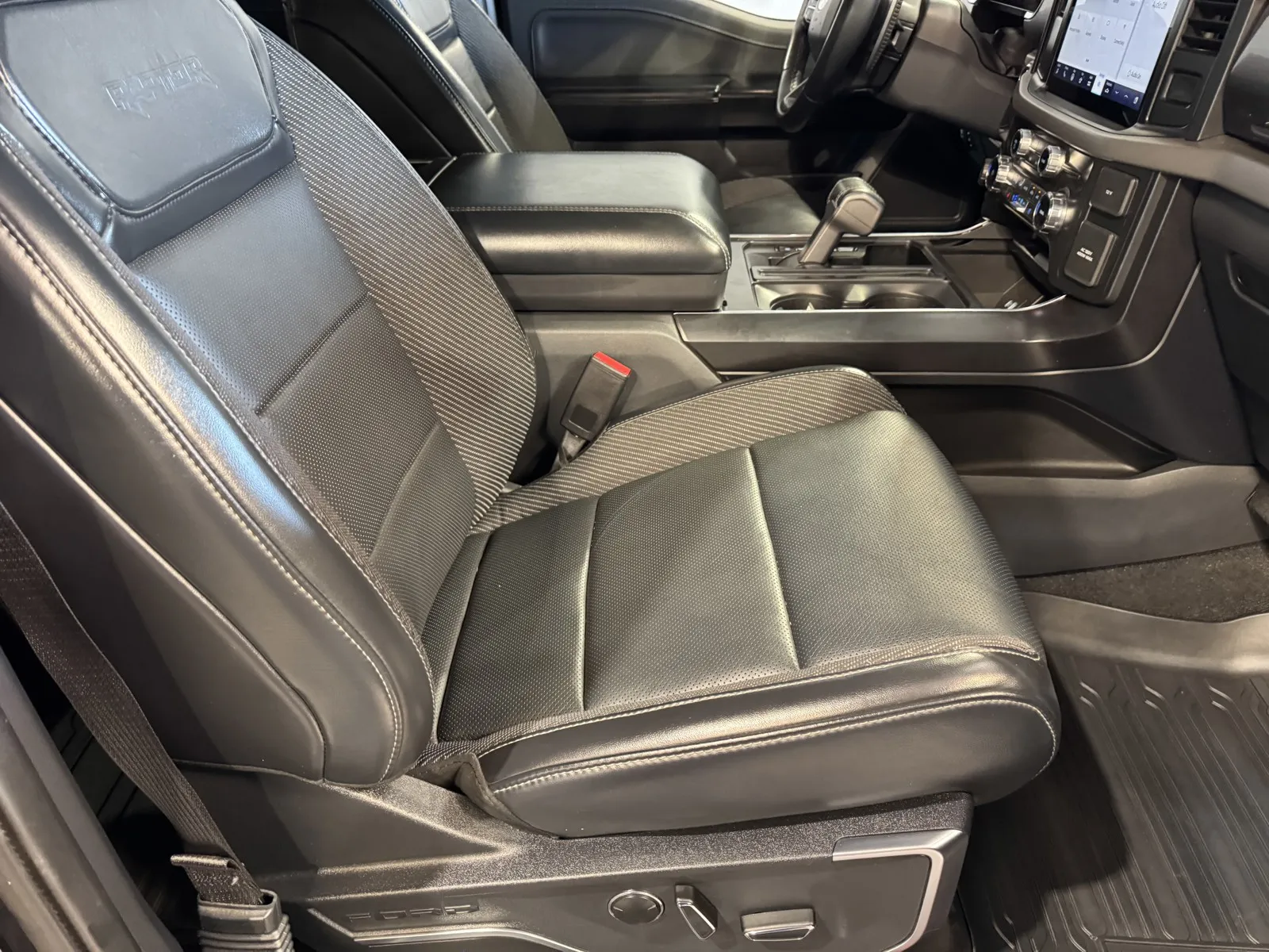 Ford F-150 photo 6