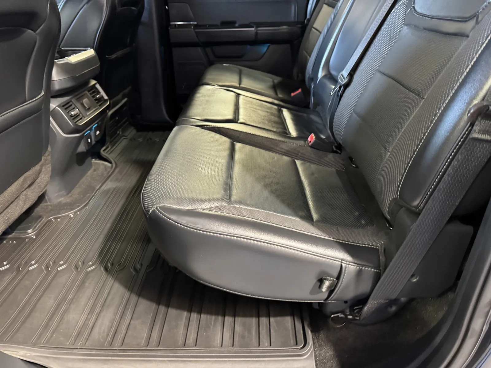 Ford F-150 photo 12