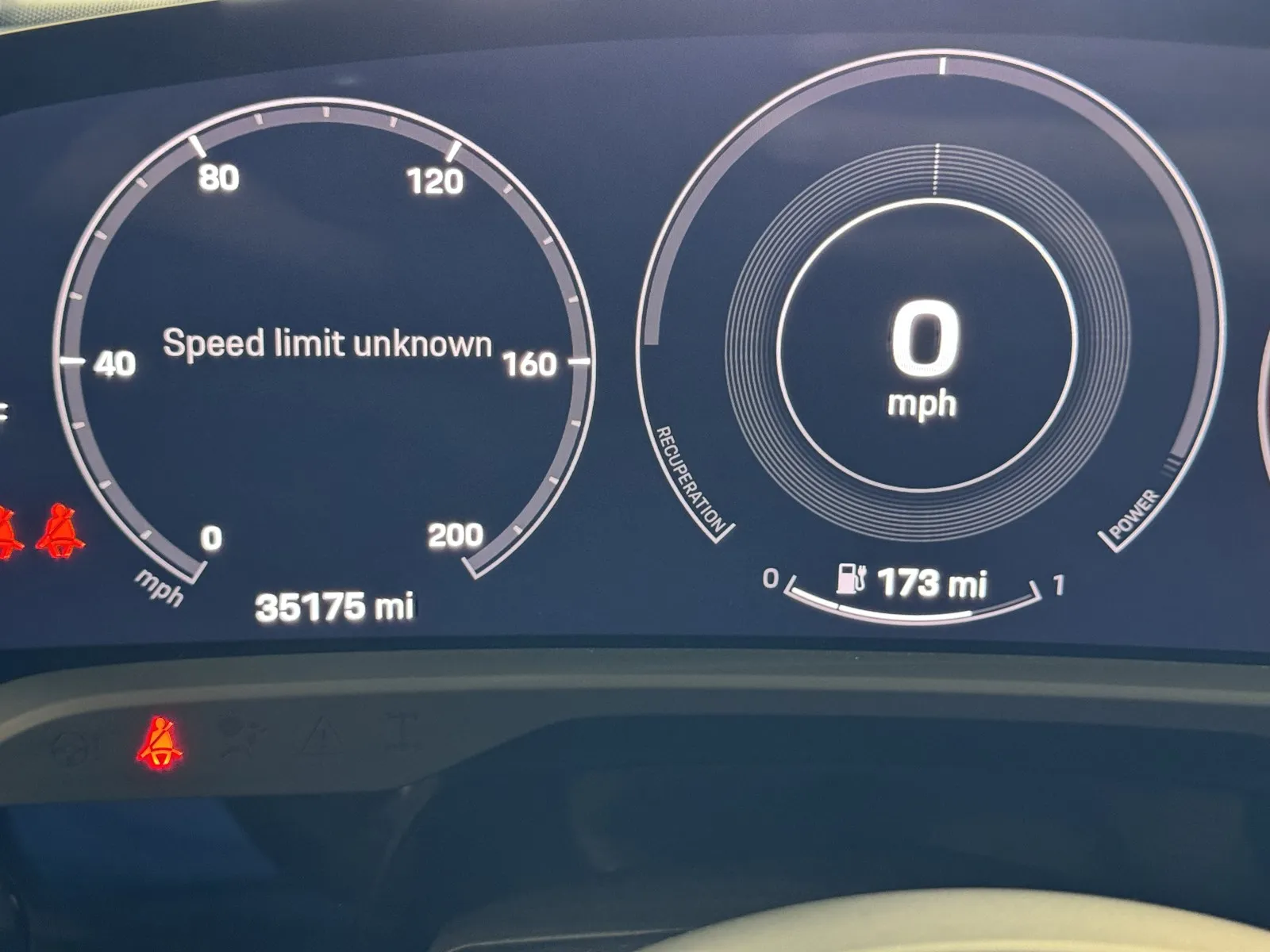 Porsche Taycan photo 21