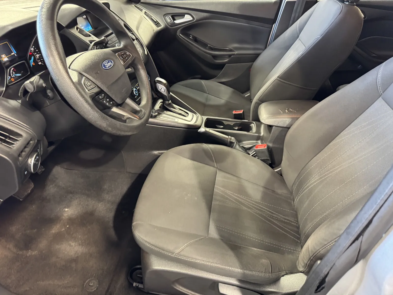 Ford Focus photo 12
