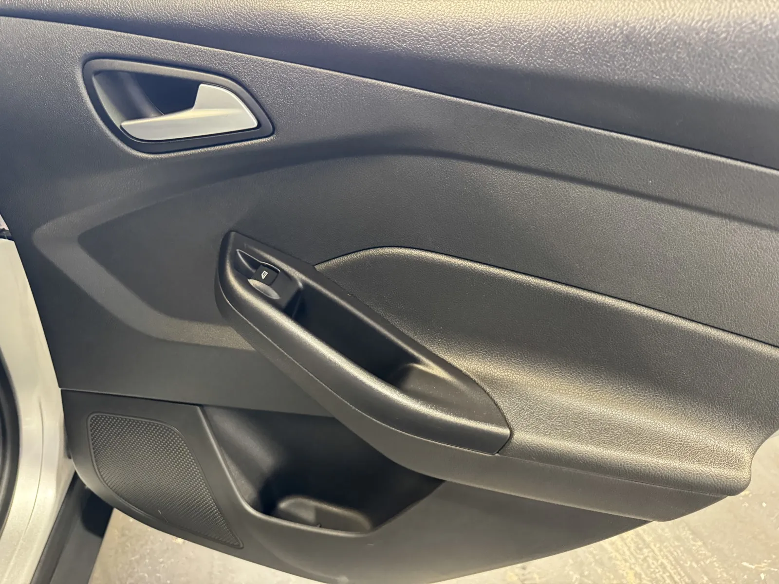 Ford Focus photo 9