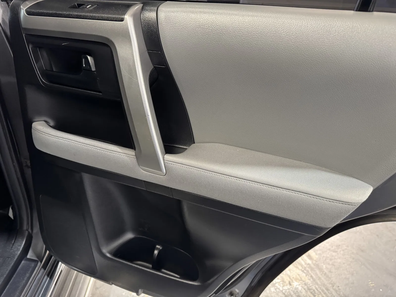 Toyota 4Runner photo 9