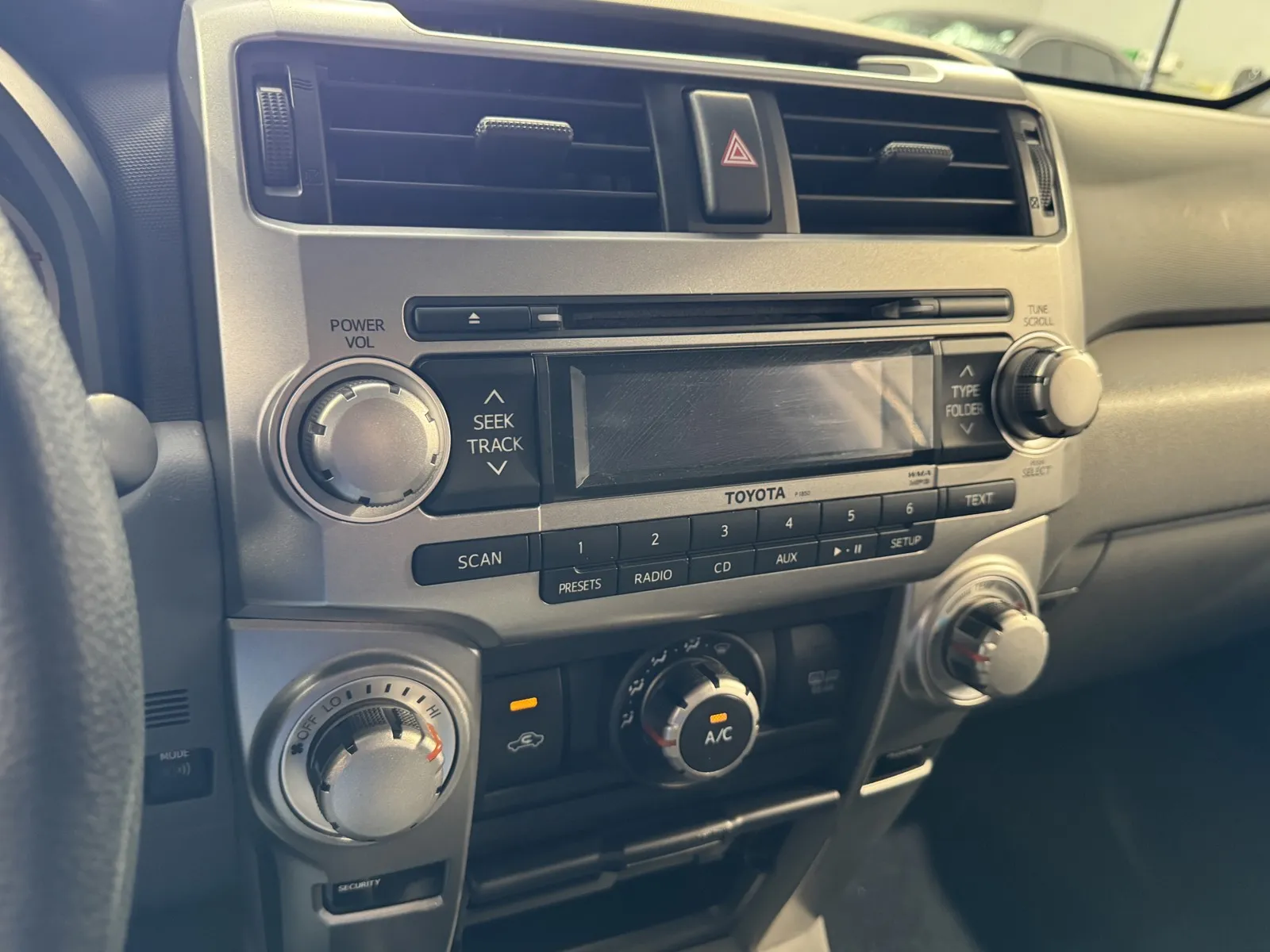 Toyota 4Runner photo 16