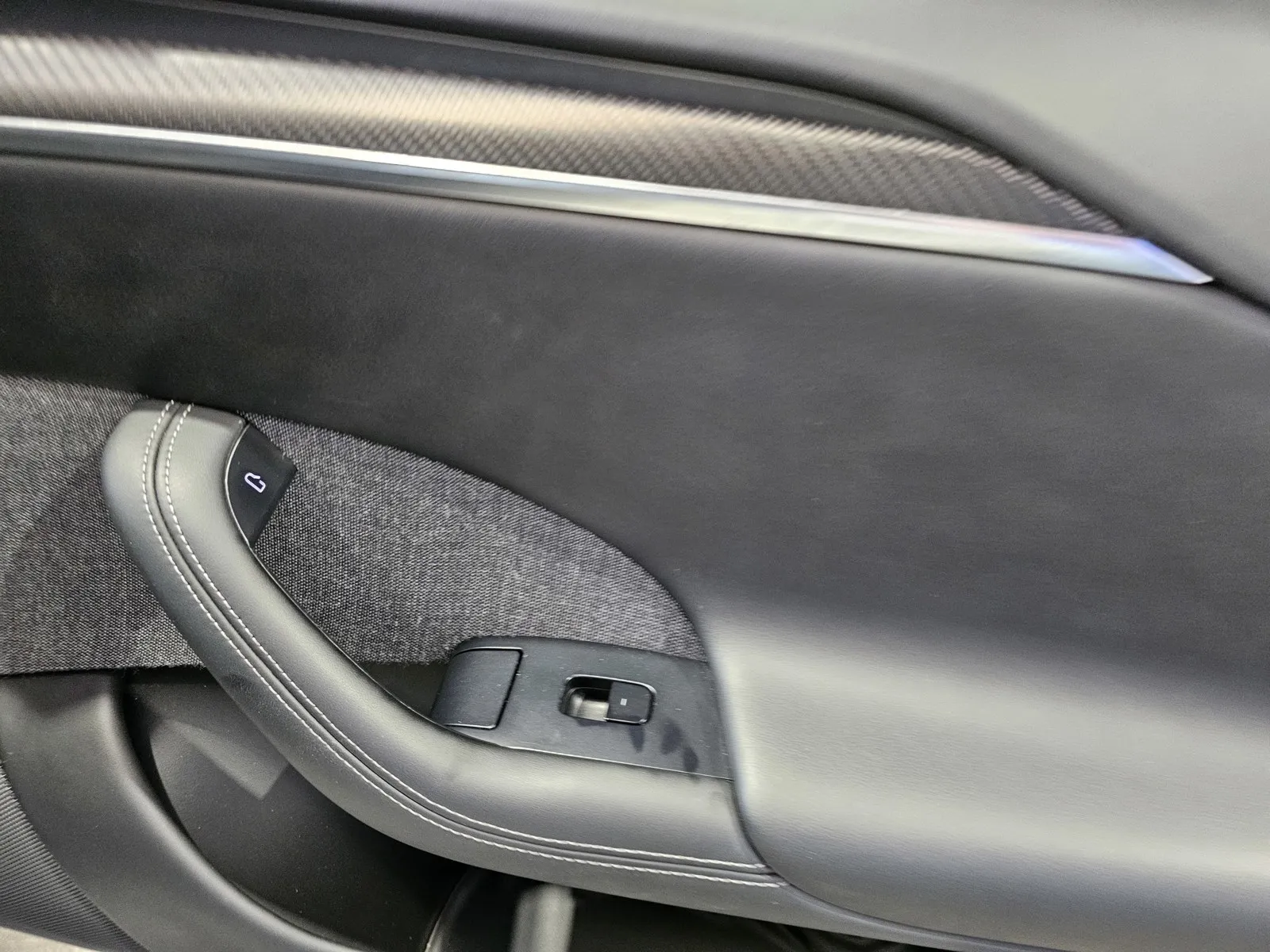 Tesla Model S photo 6