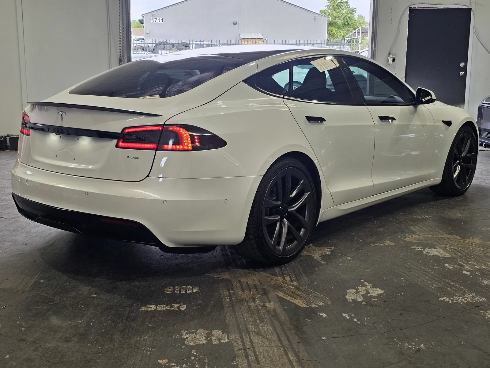 Tesla Model S photo 4