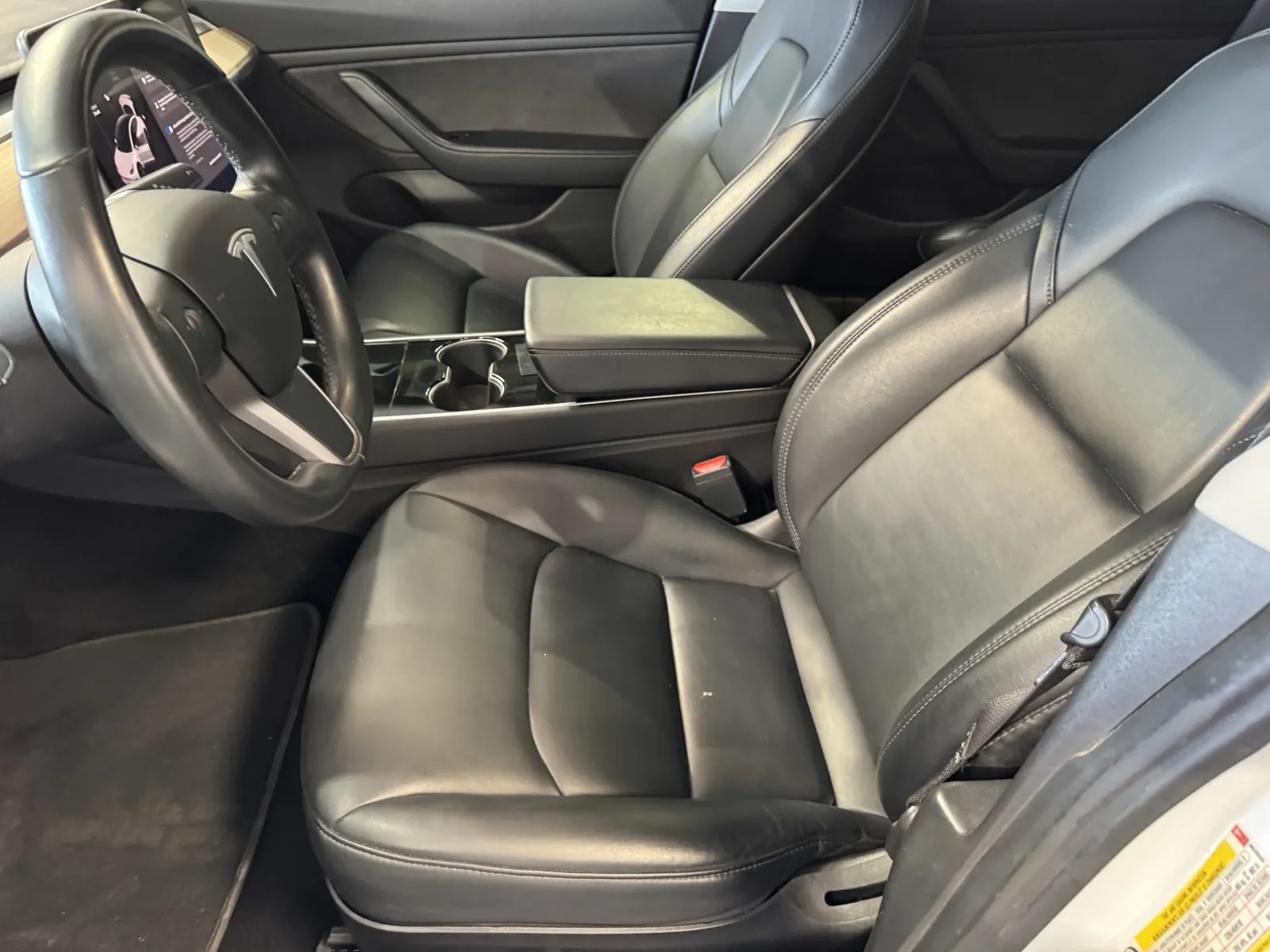 Tesla Model 3 photo 12