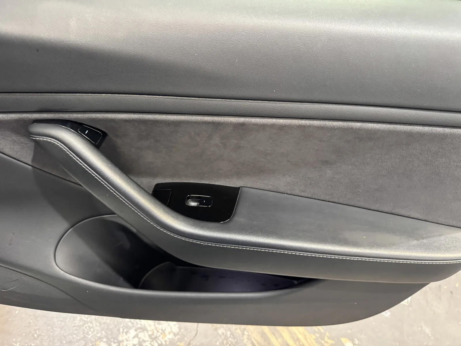 Tesla Model 3 photo 7