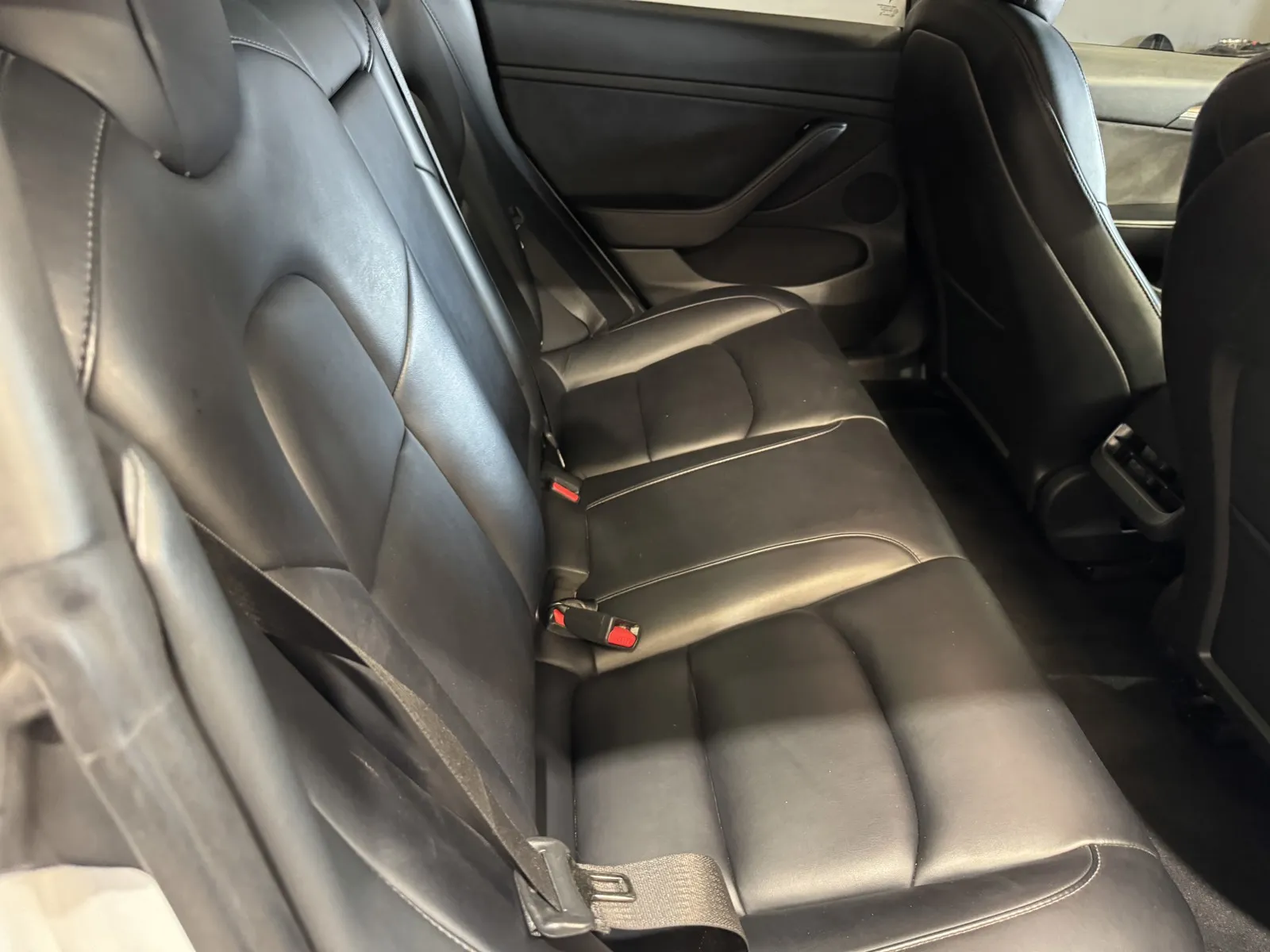 Tesla Model 3 photo 8