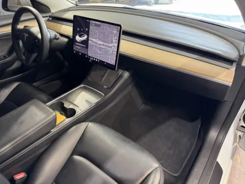 More photos of 2022 Tesla Model 3 at Premium Autos - Norco, CA