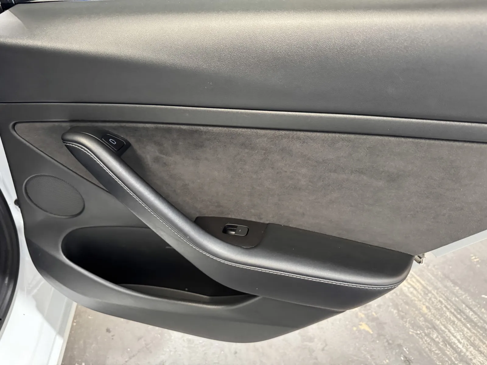 Tesla Model 3 photo 9