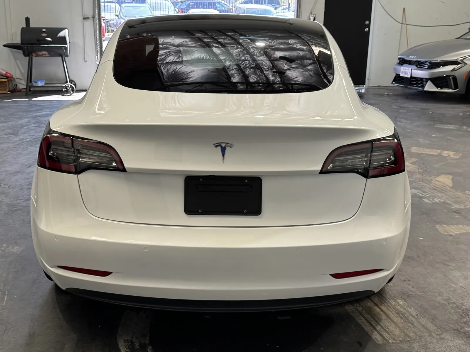 Tesla Model 3 photo 3