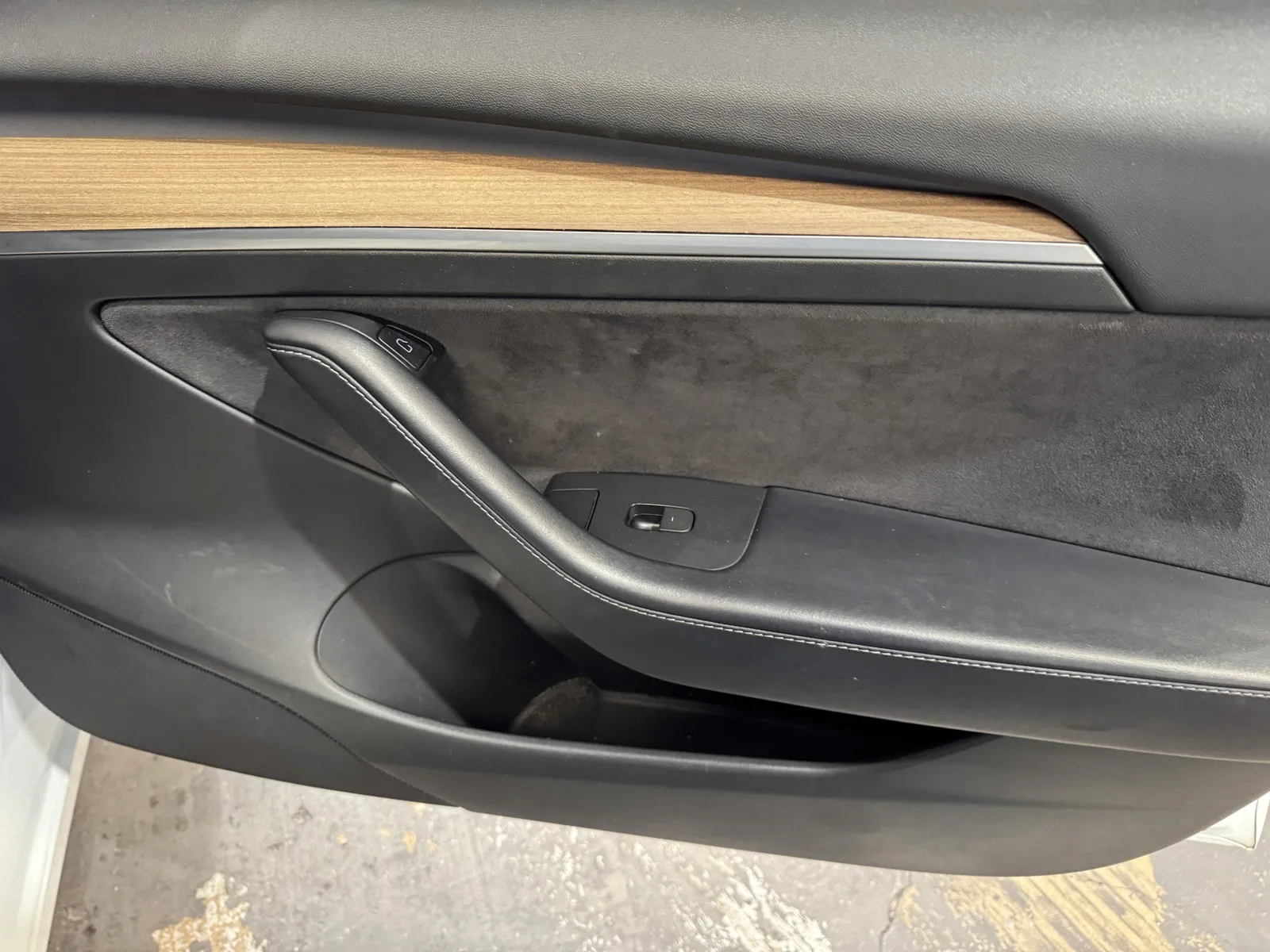 Tesla Model 3 photo 7