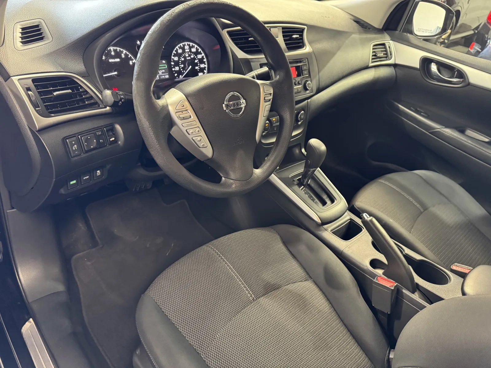 Nissan Sentra photo 11