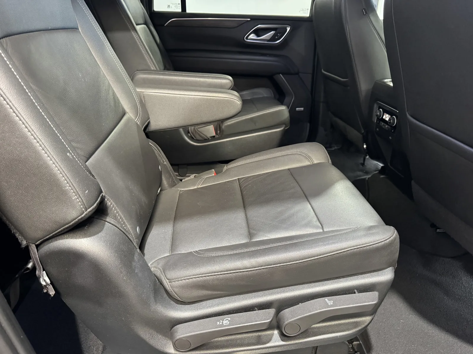 Chevrolet Suburban photo 8