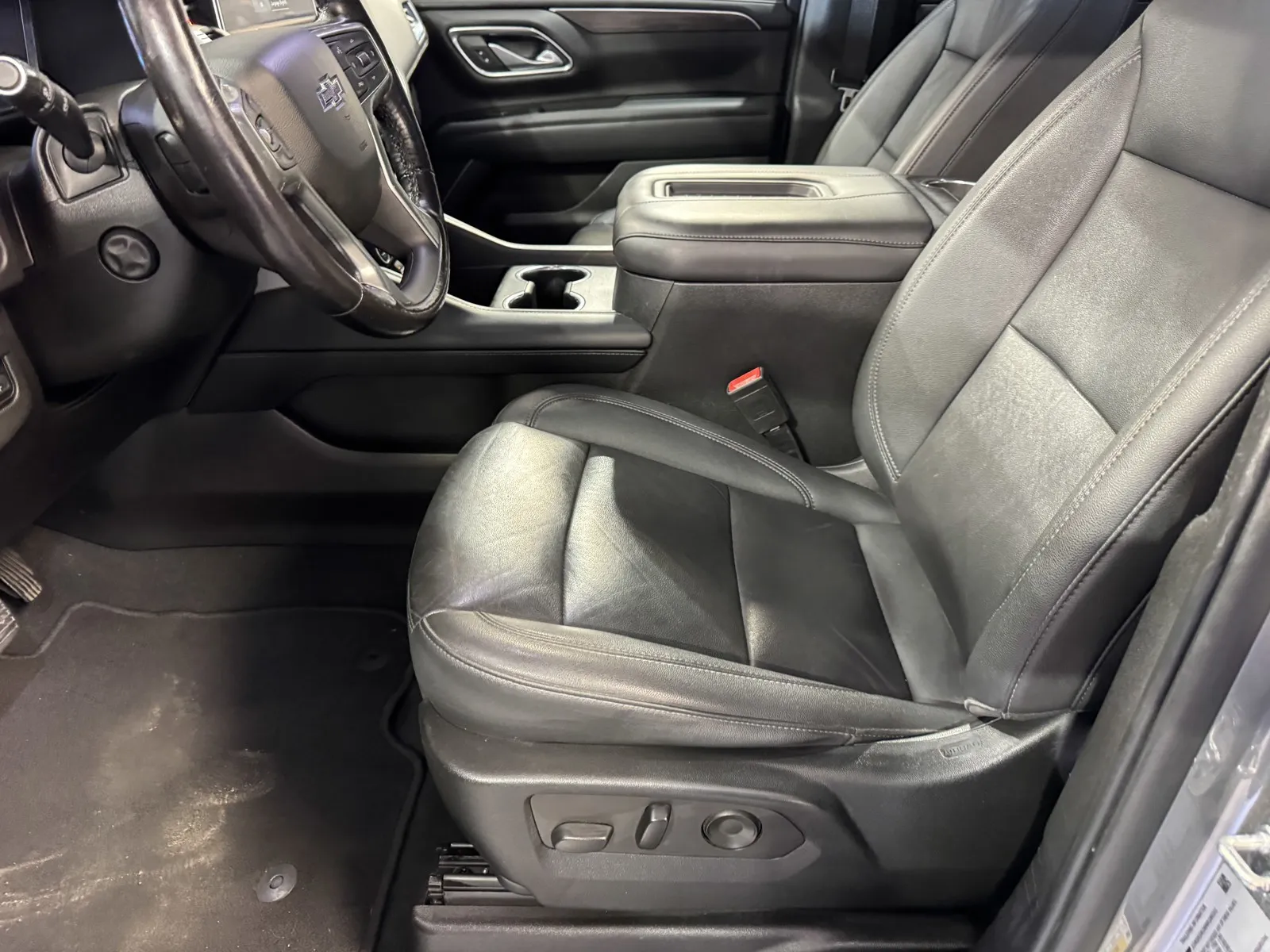 Chevrolet Suburban photo 13