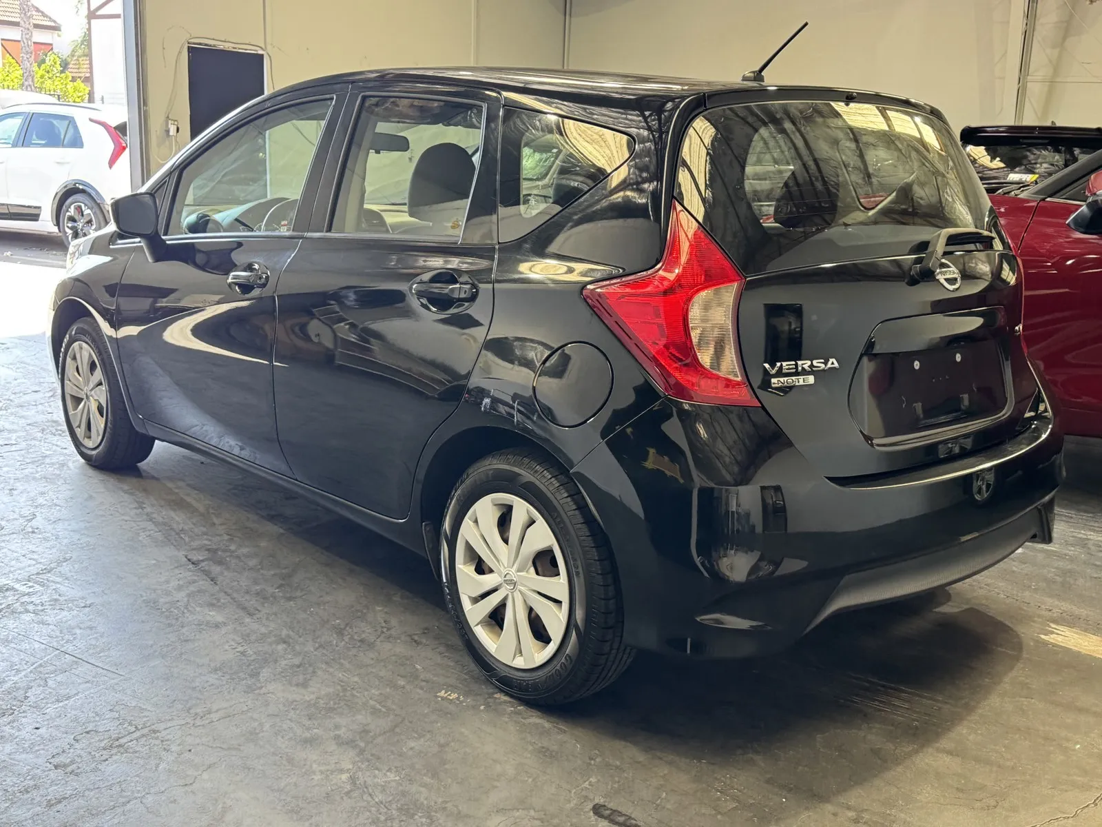 Nissan Versa Note photo 2