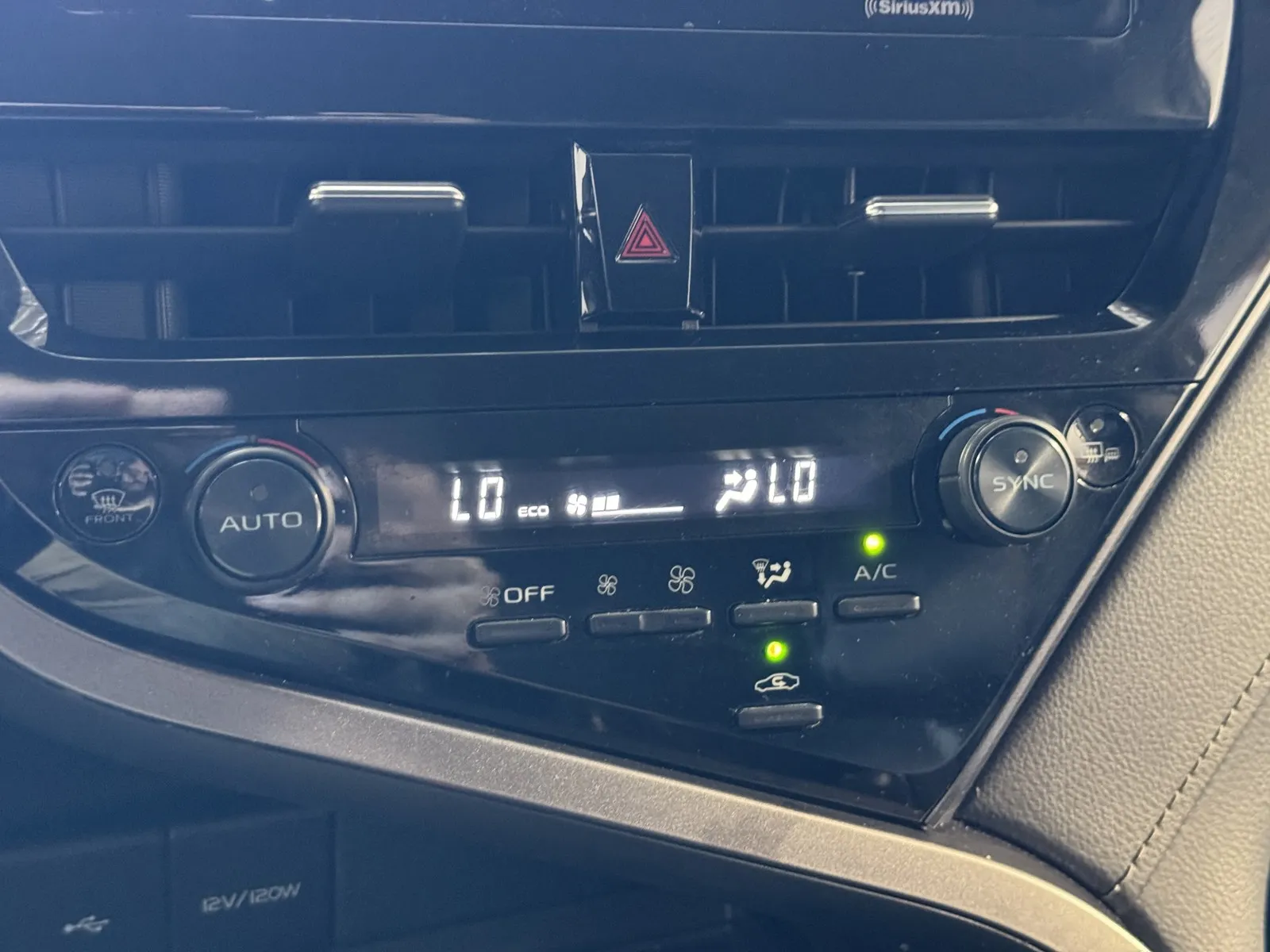 Toyota Camry photo 15