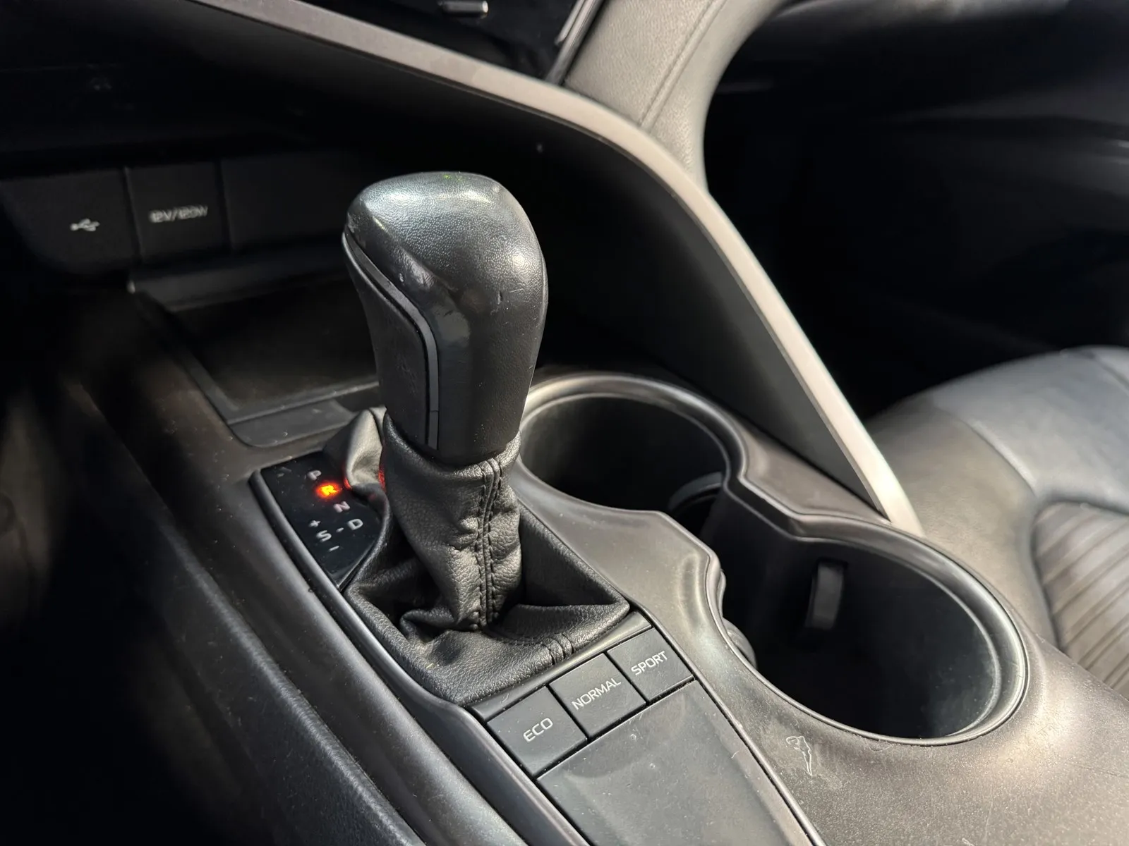 Toyota Camry photo 21
